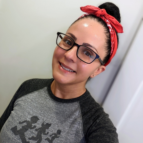 Meet your Posher, Cecilia - Picture 3 of 3